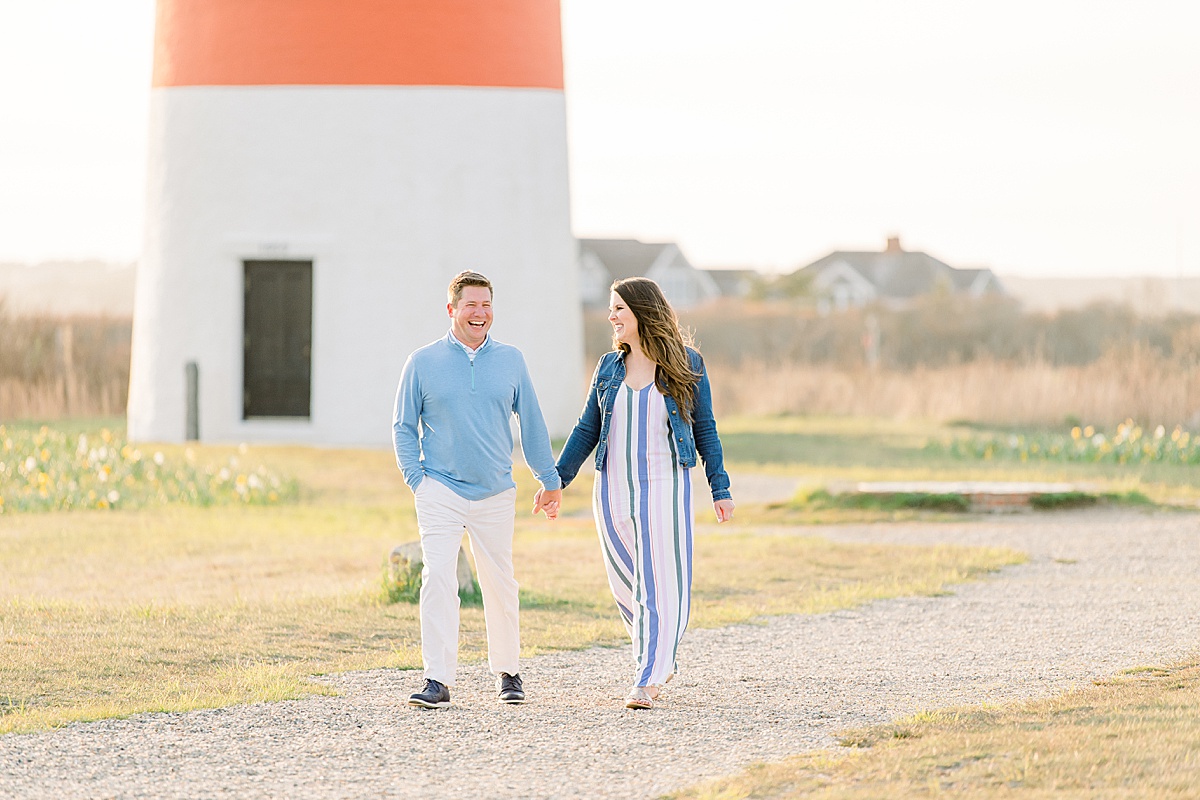 A Spring Engagement Session at Sankaty Lighthouse Photos by Rebecca Love Photography